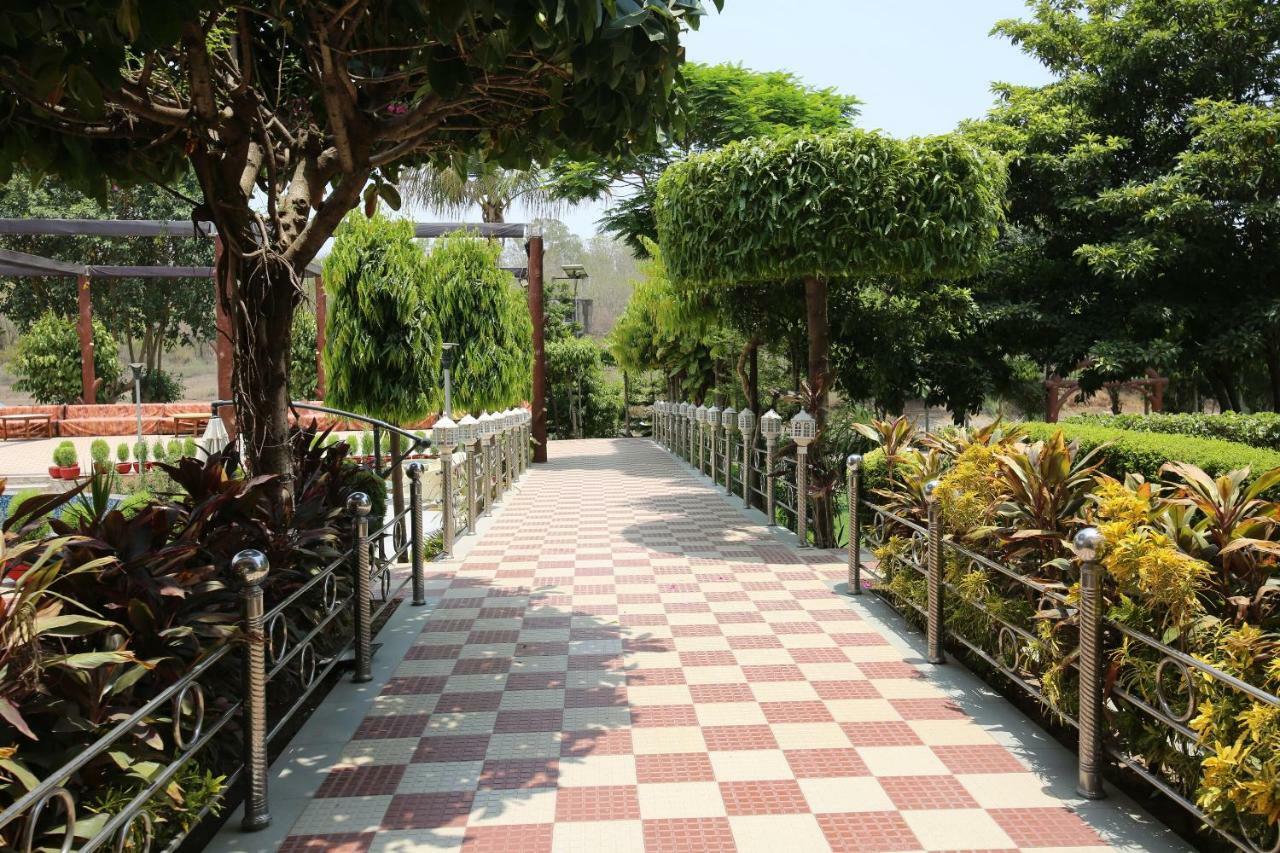 Oyo 38414 Rain Basera Resort Jabalpur Exterior foto